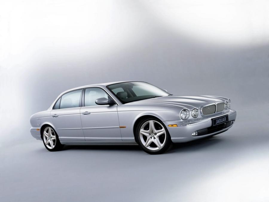  Jaguar XJ8 L 2005 года  (фото 55 из 63)